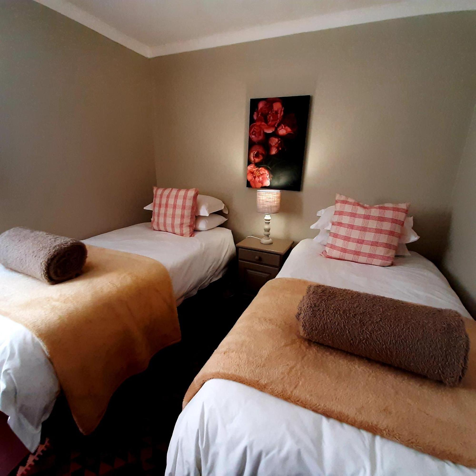 Schaefers' Halt Hotel Dullstroom Bagian luar foto
